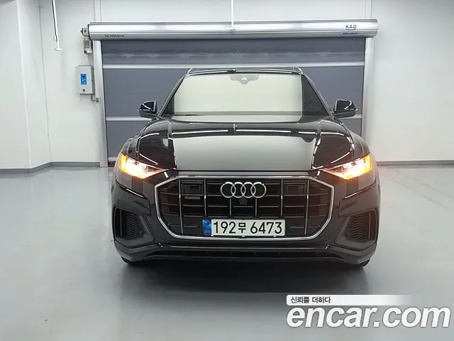 Audi Q8 2020 thumb 2