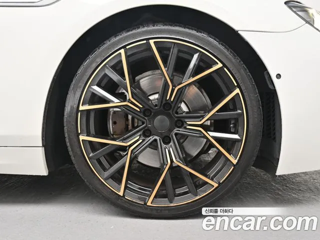 BMW 6-Series 2012 thumb 5