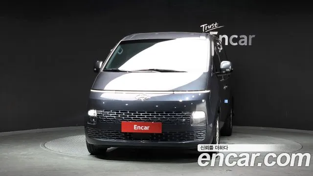 Hyundai Staria 2023 thumb 3