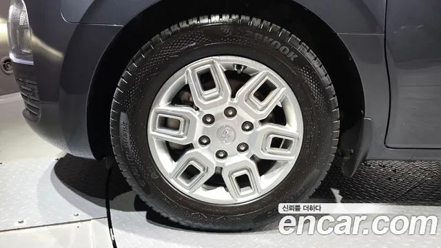 Hyundai Staria 2023 thumb 5