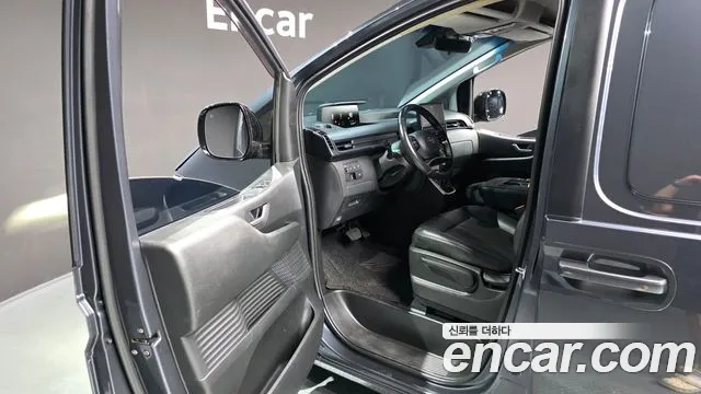 Hyundai Staria 2023 thumb 10