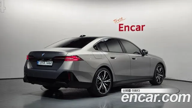 BMW 5 серии 2025 thumb 2