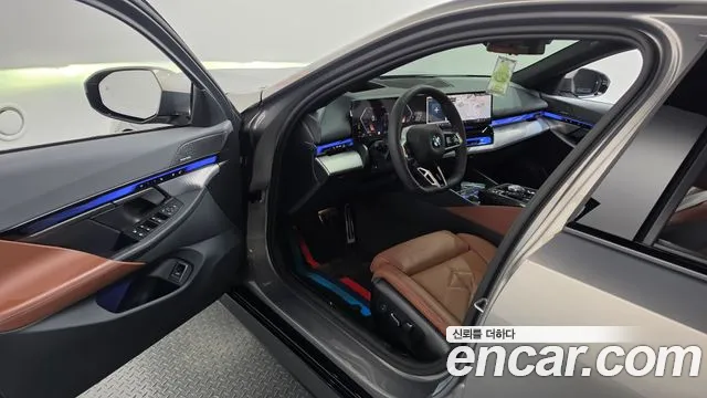 BMW 5 серии 2025 thumb 10