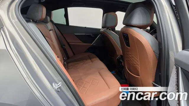 BMW 5 серии 2025 thumb 11