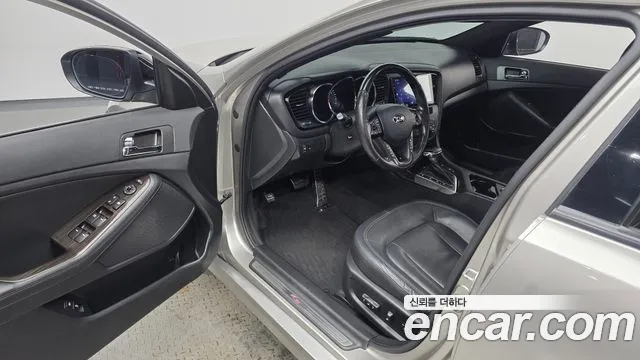 Kia K5 2012 thumb 10