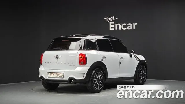 Mini Countryman 2011 thumb 2