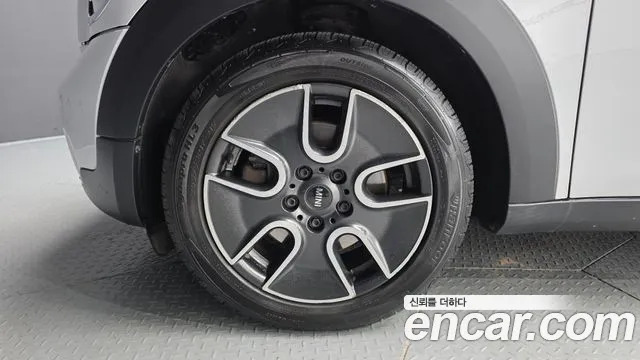 Mini Countryman 2011 thumb 5
