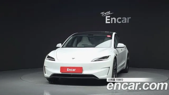 Tesla Model 3 2026 thumb 3