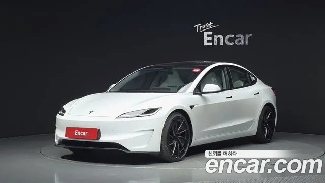 Tesla Model 3 2026 thumb 12