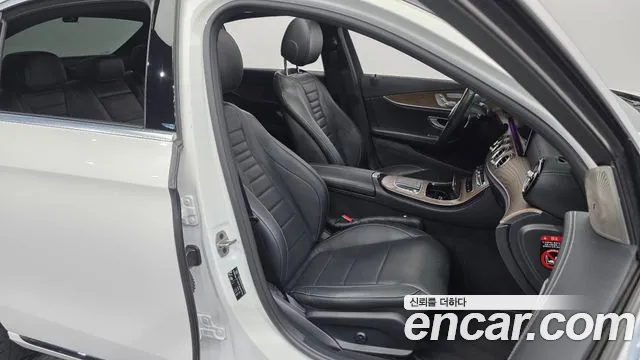 Mercedes-Benz E-Класс 2021 thumb 11