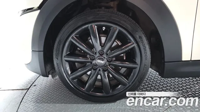 Mini Hatch 2019 thumb 4