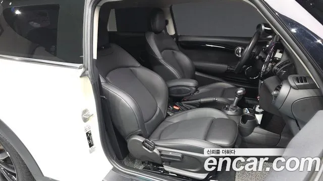 Mini Hatch 2019 thumb 10