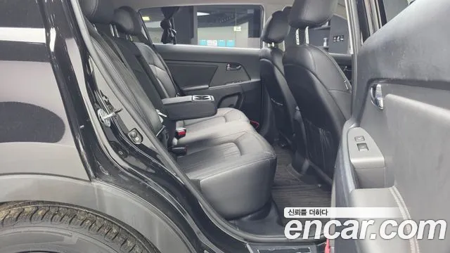 Kia Sportage 2011 thumb 12