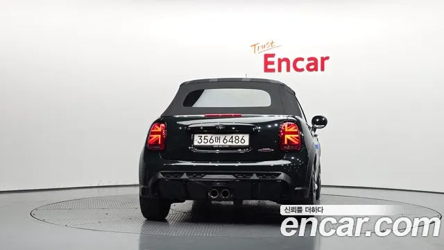 Mini Cooper Convertible 2024 thumb 4