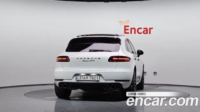 Porsche Macan 2018 thumb 4