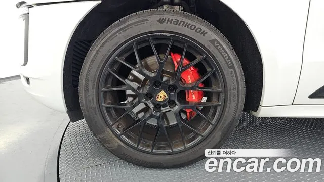 Porsche Macan 2018 thumb 5
