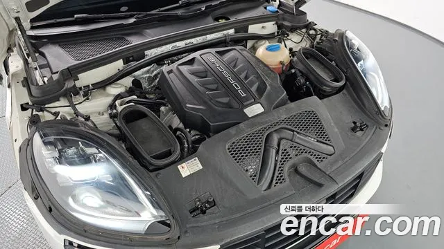 Porsche Macan 2018 thumb 6