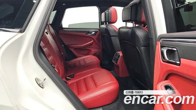 Porsche Macan 2018 thumb 11