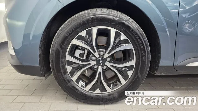 Kia Carnival 2022 thumb 5