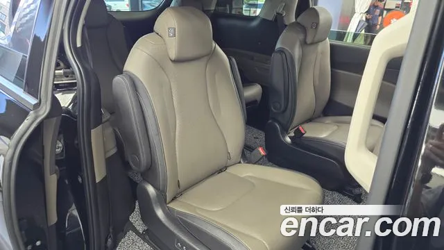 Kia Carnival 2024 thumb 11
