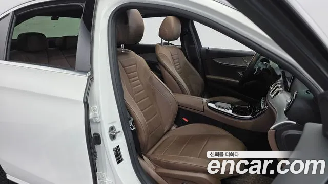 Mercedes-Benz E-Класс 2021 thumb 11