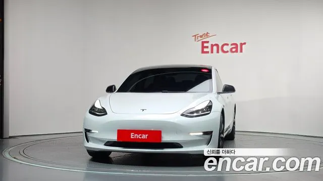 Tesla Model 3 2020 thumb 3