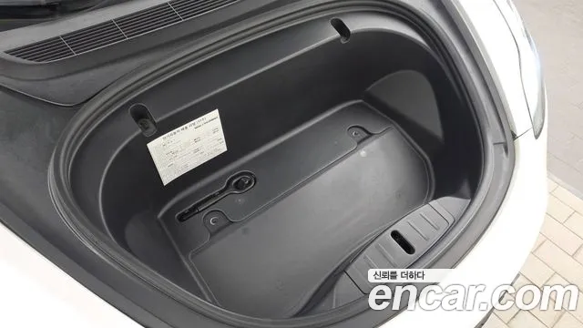 Tesla Model 3 2020 thumb 6