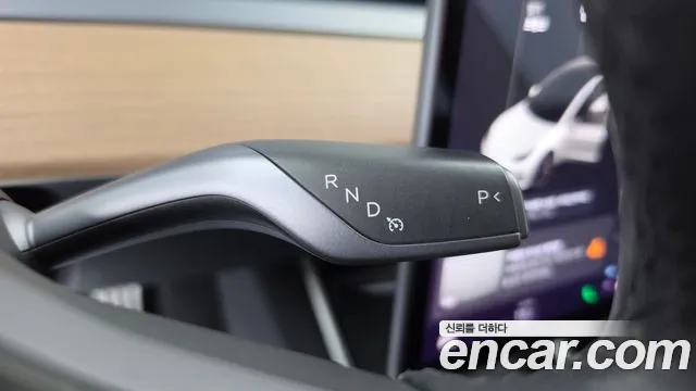 Tesla Model 3 2020 thumb 9