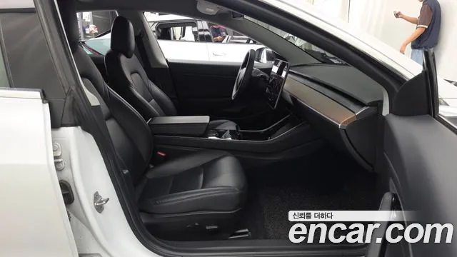 Tesla Model 3 2020 thumb 11
