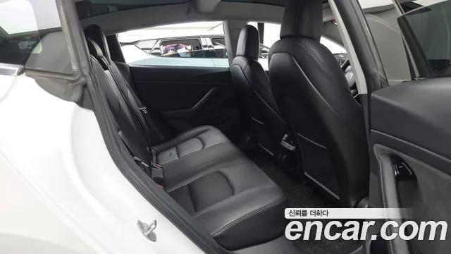 Tesla Model 3 2020 thumb 12
