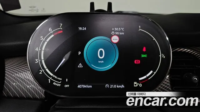 Mini Hatch 2022 thumb 8