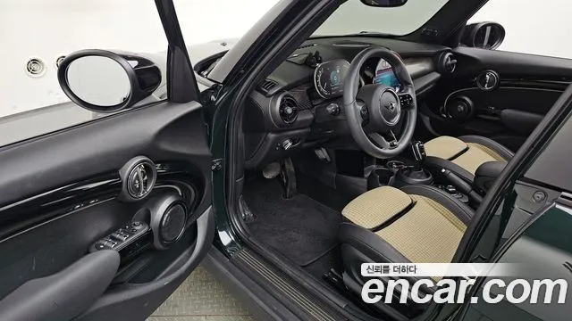 Mini Hatch 2022 thumb 10