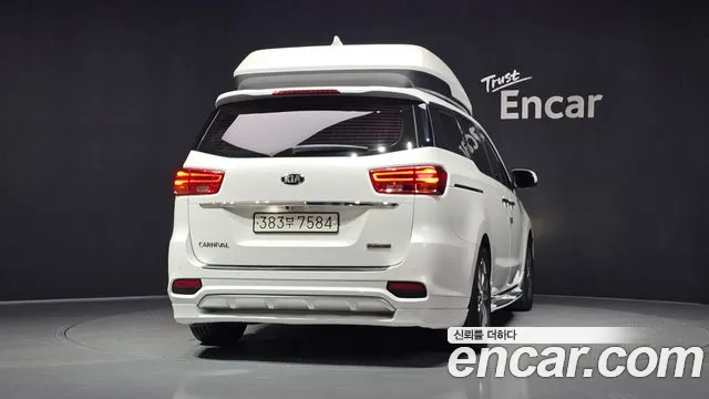 Kia Carnival 2018 thumb 4