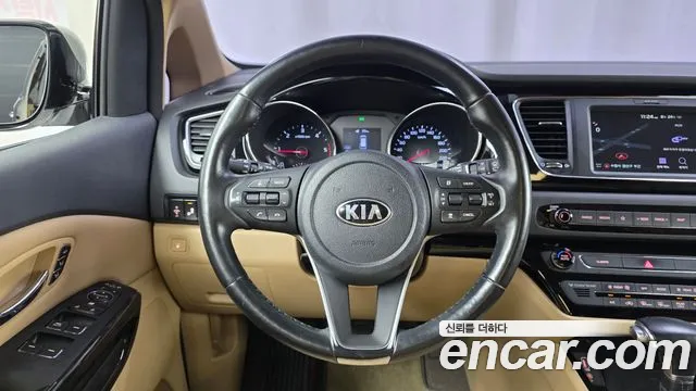 Kia Carnival 2018 thumb 12