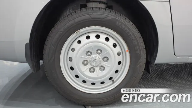 Hyundai Staria 2025 thumb 5