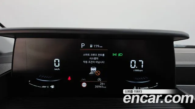 Hyundai Staria 2025 thumb 8