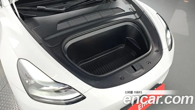 Tesla Model Y 2023 thumb 5