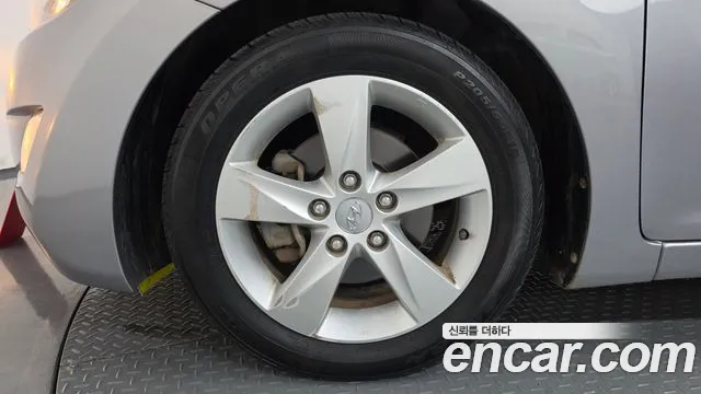 Hyundai Avante 2013 thumb 5