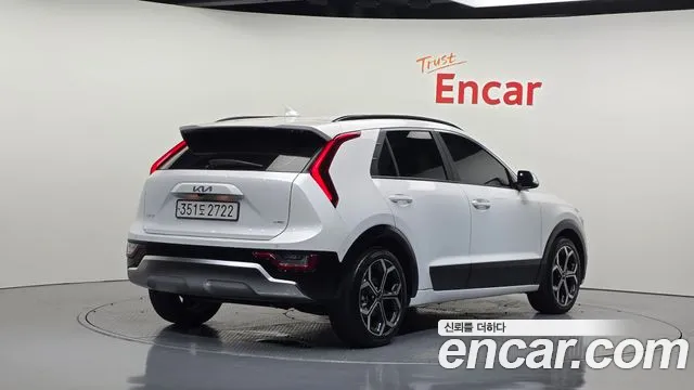 Kia Niro 2022 thumb 2