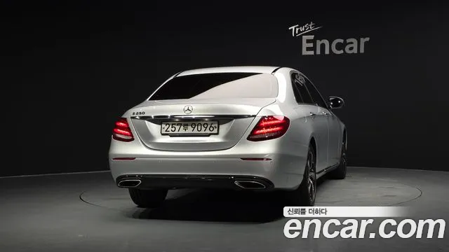 Mercedes-Benz E-Класс 2019 thumb 4