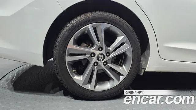 Hyundai Avante 2016 thumb 5