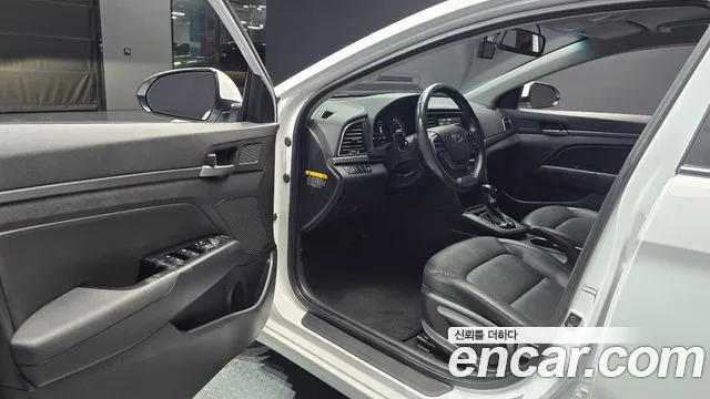 Hyundai Avante 2016 thumb 10
