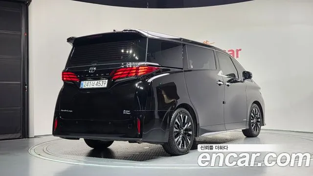 Toyota Alphard 2024 thumb 2