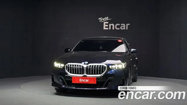 BMW 5 серии 2025 thumb 3
