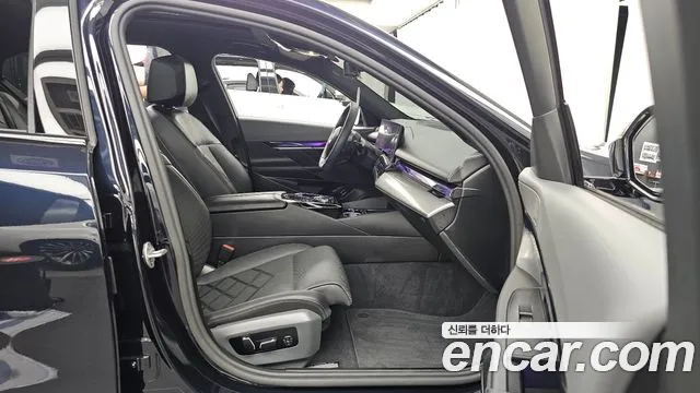 BMW 5 серии 2025 thumb 11