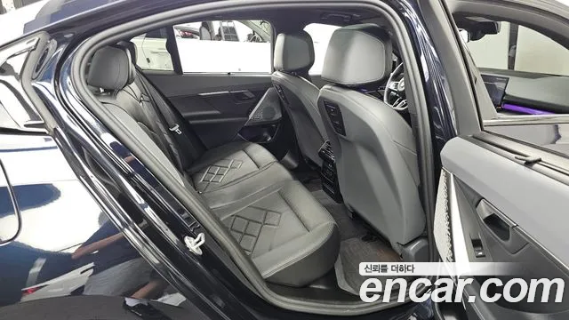 BMW 5 серии 2025 thumb 12