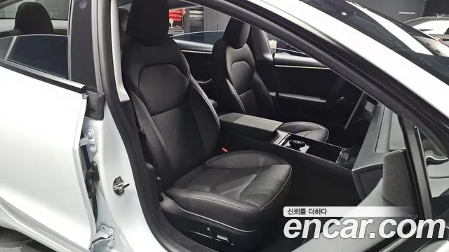 Tesla Model 3 2024 thumb 9