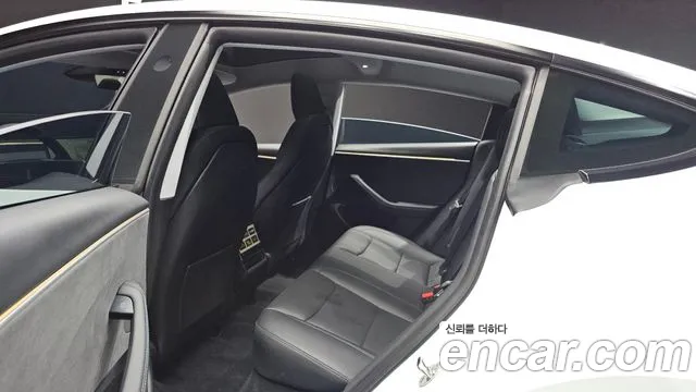 Tesla Model 3 2024 thumb 11