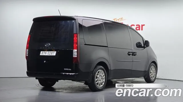 Hyundai Staria 2021 thumb 2
