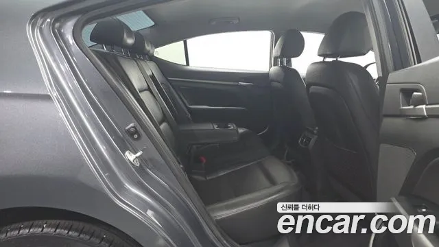 Hyundai Avante 2015 thumb 11